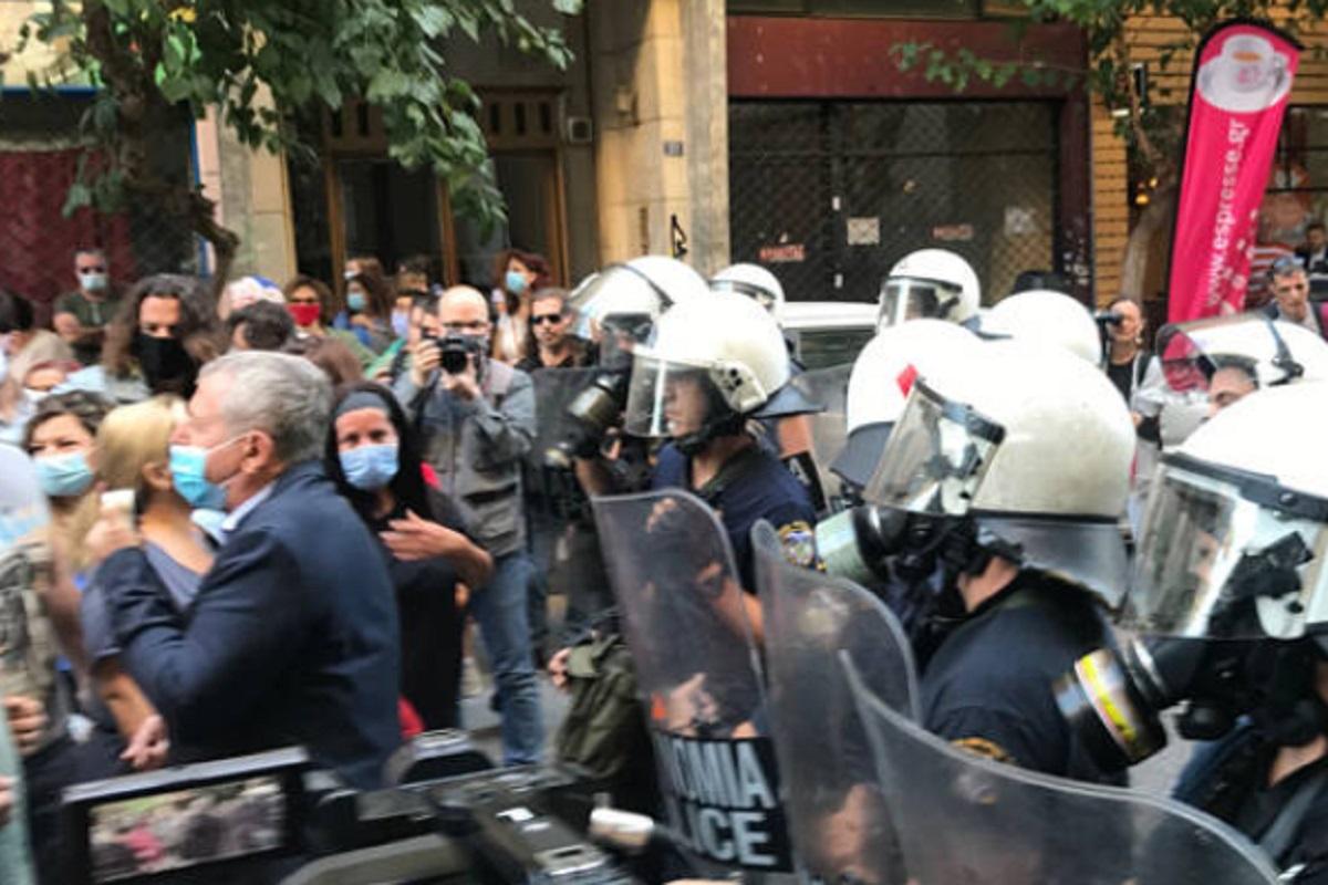 Διαμαρτυρία έξω από το Υπουργείο Υγείας: «Mονιμοποίηση του έκτακτου προσωπικού στα νοσοκομεία»