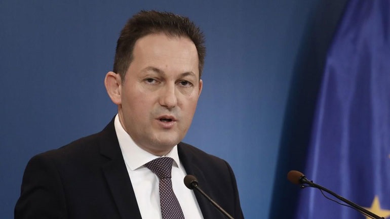 Πέτσας για Τσίπρα: «Ψεύδεται ασύστολα»