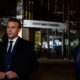 Μακρόν για αποκεφαλισμό καθηγητή: «Δε θα περάσει η τρομοκρατία»