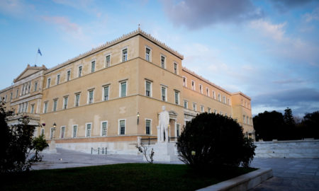 Κορονοϊός: Η Βουλή σε συναγερμό από τα 2 κρούσματα