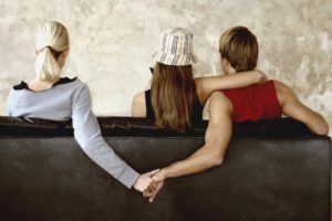 Απιστία: 8 στις 10 γυναίκες άπιστες, σύμφωνα με έρευνα