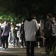 Κορονοϊός: Οι πλατείες και τα πάρκα ασφυκτιούν από κόσμο