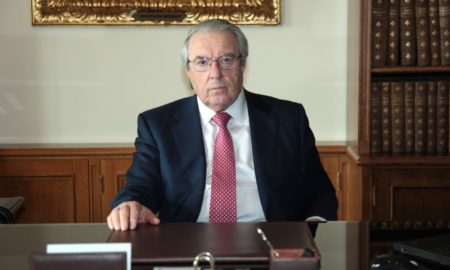 Γιώργος Μπαμπινίωτης για λεξιλόγιο κορoνοϊού: ««Μάς … take away και μάς σήκωσε»