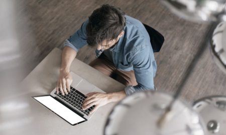υβέρνηση προς πολίτες: «Μακρια από το Internet 9 πμ με 6 μμ στο lockdown»