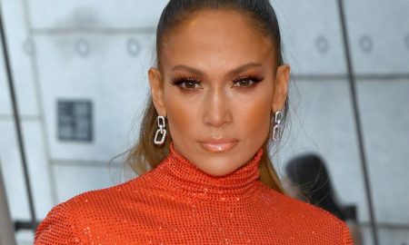 American Music Awards: Η ημίγυμνη εμφάνιση της Τζένιφερ Λόπεζ τους άφησε άφωνους!