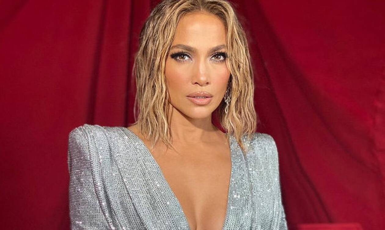 Jennifer Lopez: To γυμνό εξώφυλλο του νέου άλμπουμ της