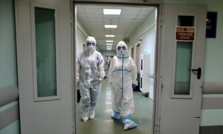 Ξεφεύγει ο κορονοϊός: Στους 2056 κάλπασαν τα κρούσματα του Σαββάτου