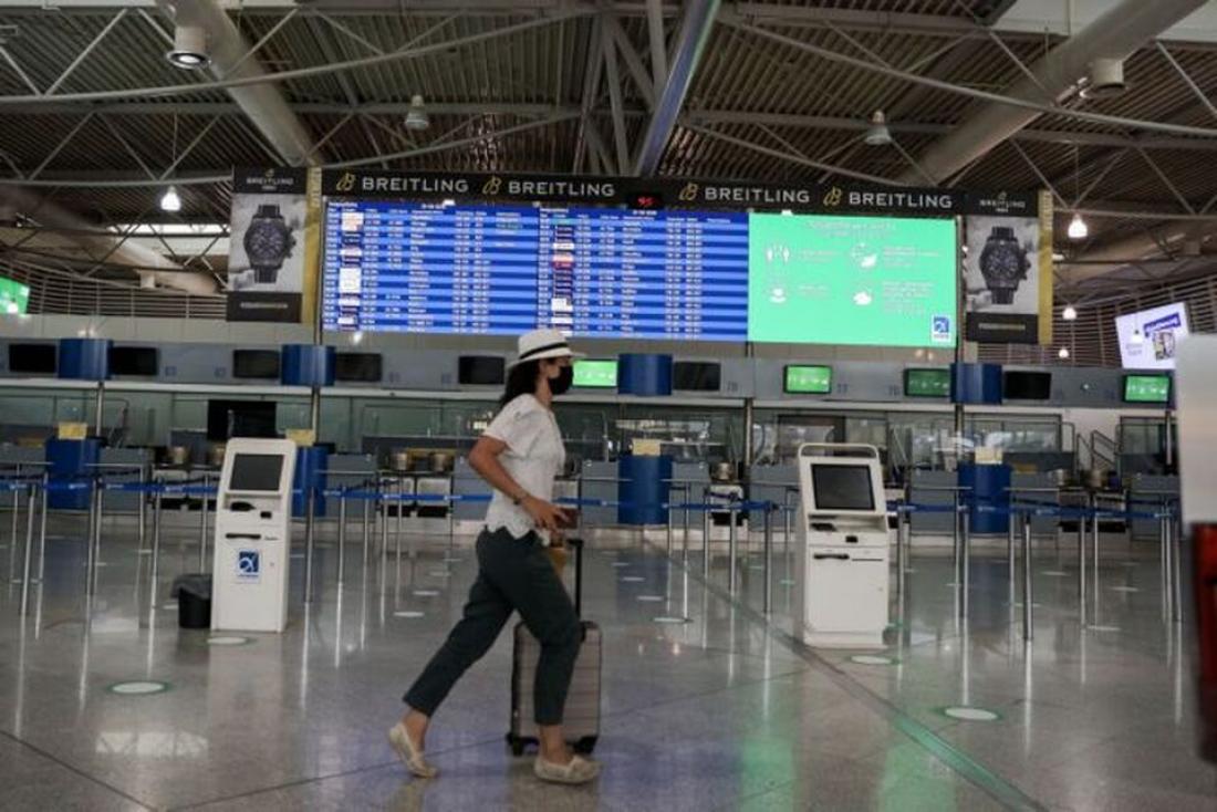 Ο κορονοϊός σφραγίζει τα σύνορα της Ελλάδας: Είσοδος μόνο με αρνητικό τεστ Covid-19 