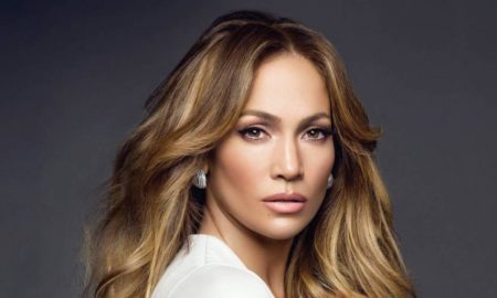 Jennifer Lopez: Ποια νέα συνεργασία την έβγαλε από τα ρούχα της (Φωτογραφίες)