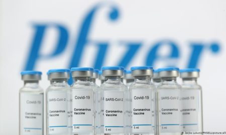 Pfizer: Ετοιμάζει νέο εμβόλιο σε μορφή σκόνης