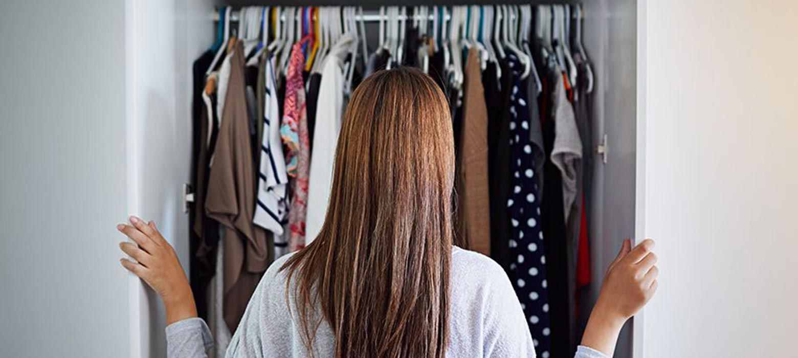 Ντουλάπα: Tips για να την οργανώσετε σωστά