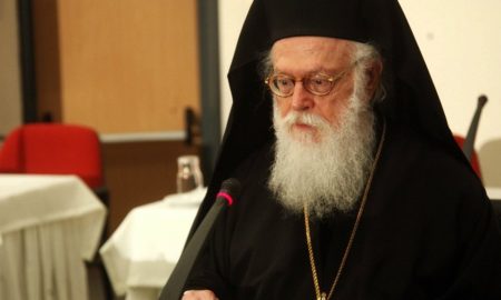 Αρχιεπίσκοπος Αλβανίας: Διεγνώσθη θετικός στον κορωνοϊό