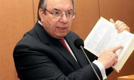 Γιώργος Μπαμπινιώτης: « Παράδοση εκτός και όχι click away»