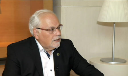 Γιατρός-ερευνητής στις ΗΠΑ: «Ασφαλή τα εμβόλια για τον κορονοϊό, να σταματήσει η επιδημία της παραπληροφόρησης