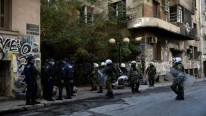 Επέτειος θανάτου Γρηγορόπουλου: Σοκάρει το βίντεο με την ασέβεια των αστυνομικών στο μνήμα