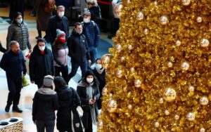 Kορονοϊός και Χριστούγεννα: Οι κανόνες για αποφυγή της διασποράς της πανδημίας στις γιορτές