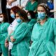 Γράμματα ικεσίας από συγγενείς στους νοσηλευτές: «Βάλτε τα δυνατά σας»