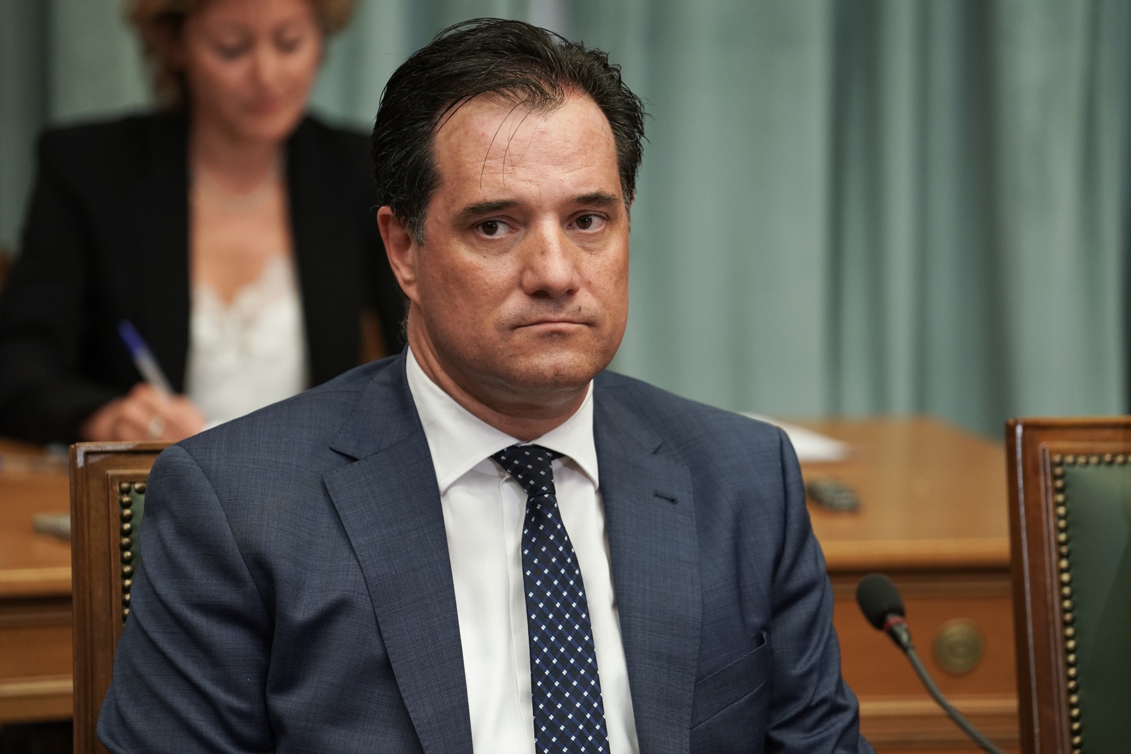 Άδωνις Γεωργιάδης: Άνοιγμα λιανεμπορίου με click away, κανόνες και πρόστιμα