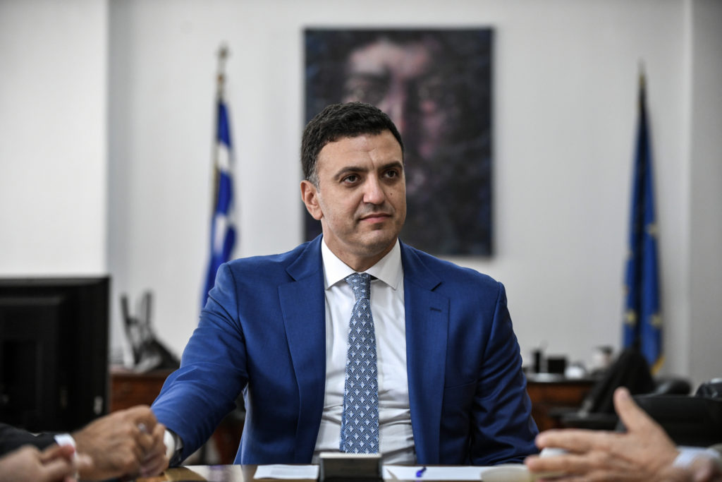 Βασίλης Κικίλιας: Οι υγειονομικοί θα εμβολιαστούν πρώτοι