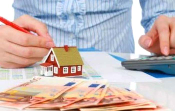 Ελληνικά νοικοκυριά: Θηλιά τα χρέη κάθε τέλος του μήνα