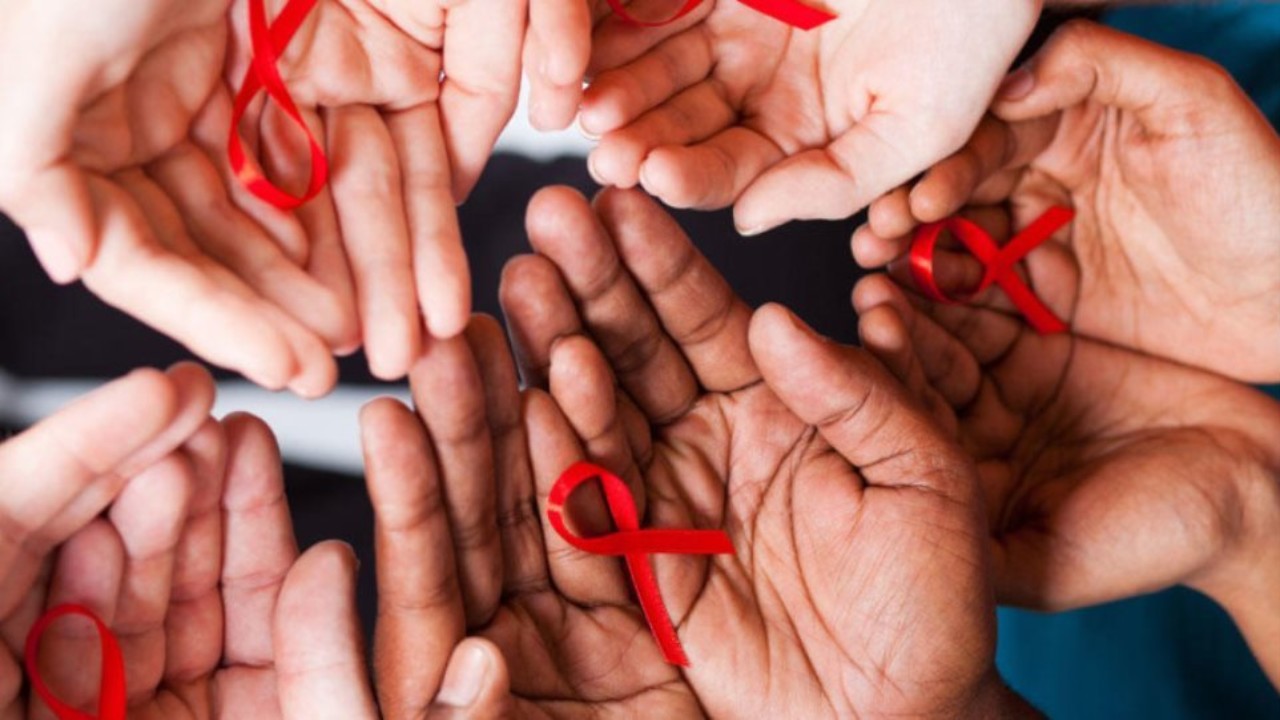 AIDS: Η πρώτη πλήρης θεραπεία έλαβε έγκριση
