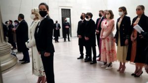 Εγγονή Μπάιντεν: Τα αθλητικά παπούτσια της έσπασαν το στιλιστικό πρωτόκολλο και έγιναν viral
