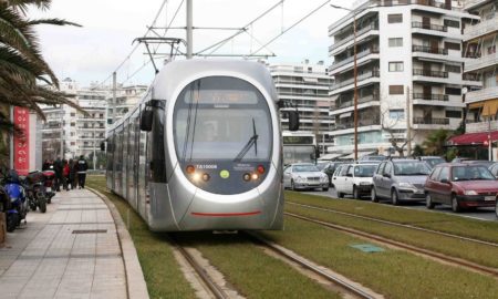 Ειδικοί για μέσα μαζικής μεταφοράς: «Μείνετε σιωπηλοί για να μην εξαπλώνεται ο κορονοϊός»