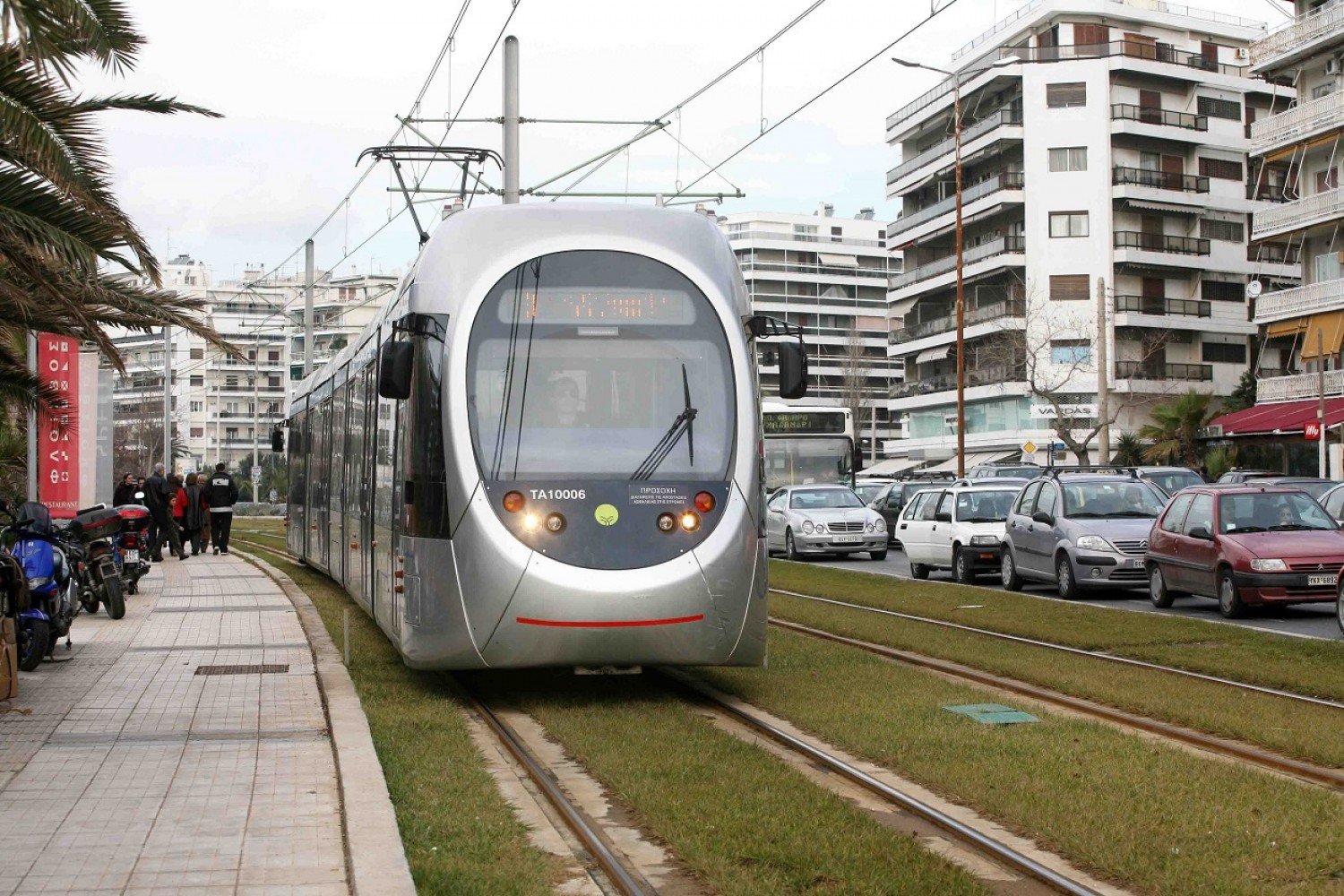 Ειδικοί για μέσα μαζικής μεταφοράς: «Μείνετε σιωπηλοί για να μην εξαπλώνεται ο κορονοϊός»