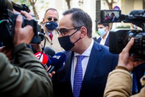 ΣΥΡΙΖΑ για κυβέρνηση: «Πρώτα χειροκροτούσαν τους γιατρούς, τώρα θα τους καθίσουν στο εδώλιο»