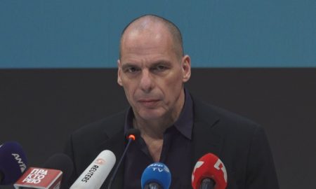 Γιάννης Βαρουφάκης: «Η πανδημία θα αφήσει μόνιμα θύματα στον οικονομικό τομέα»