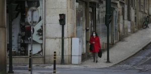 Βατόπουλος: «Δεν προβλέπεται άρση της απαγόρευσης κυκλοφορίας μετά τις 9 το βράδυ»