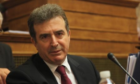 Χρυσοχοΐδης σε δημοσιογράφους: «Είστε ελεύθεροι να πηγαίνετε όπου θέλετε»