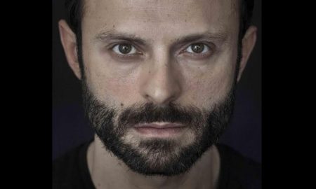 Γιώργος Παπαπαύλου για διάσημο σκηνοθέτη: «Έβαλε το χέρι του μέσα στο παντελόνι μου»