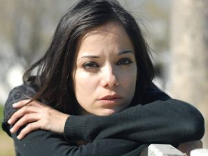 Κατερίνα Τσαβάλου: «Πάθαινα κρίσεις πανικού από κακή συμπεριφορά στη σκηνή