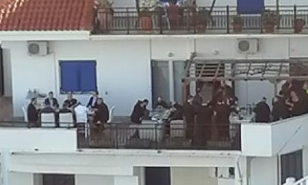 ΣΥΡΙΖΑ: «Η προκλητική παραβίαση κάθε υγειονομικού μέτρου στο κορωνοπάρτι της Ικαρίας προκαλεί οργή»