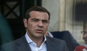 Αλέξης Τσίπρας εναντίον Μητσοτάκη: «Τα καθεστώτα πέφτουν με πάταγο»