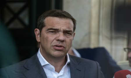Αλέξης Τσίπρας εναντίον Μητσοτάκη: «Τα καθεστώτα πέφτουν με πάταγο»