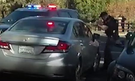 Σκληρό βίντεο: Αστυνομικός πυροβολεί άστεγο στην Καλιφόρνια