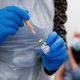 Ολλανδία: Πάγωμα στο εμβόλιο της AstraZeneca ύστερα από τον θάνατο μιας γυναίκας