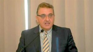 Αθανάσιος Εξαδάκτυλος: «Δεν είναι δυνατόν να μιλάμε για μαζική έξοδο του Πάσχα»