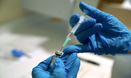 Έρευνα στη Βρετανία: Μια μόνο δόση από το εμβόλιο της Pfizer δεν προστατεύει από τις μεταλλάξεις