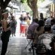 Σχόλια στο Twitter για την απαγόρευση μουσικής στα μαγαζιά: «Φαγητό θα έχει η θα τρώμε σε άδεια πιάτα;»