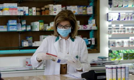 Φαρμακοποιός καταγγέλλει: «Μας έδωσαν rapid test και όχι self test»