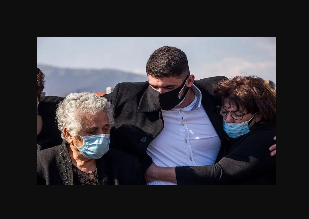 Γιος Γιώργου Καραϊβάζ: «Πιστεύω πως ο πατέρας μου θα συγχωρούσε ακόμη και τους δολοφόνους»