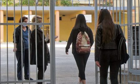 Άνοιγμα Λυκείου: 200 μαθητές και εκπαιδευτικοί θετικοί στο self test για κορονοϊό