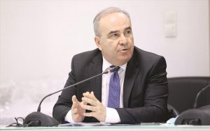 Νίκος Παπαθανάσης: «Δεν θεωρώ ότι υπάρχει κυβέρνηση που θέλει να έχει κλειστή την οικονομία»