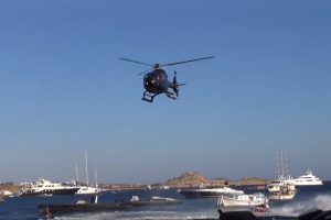 Απόδραση του Πάσχα: Νοικιάζουν ιδιωτικά ελικόπτερα για να αποφύγουν τα μπλόκα της αστυνομίας